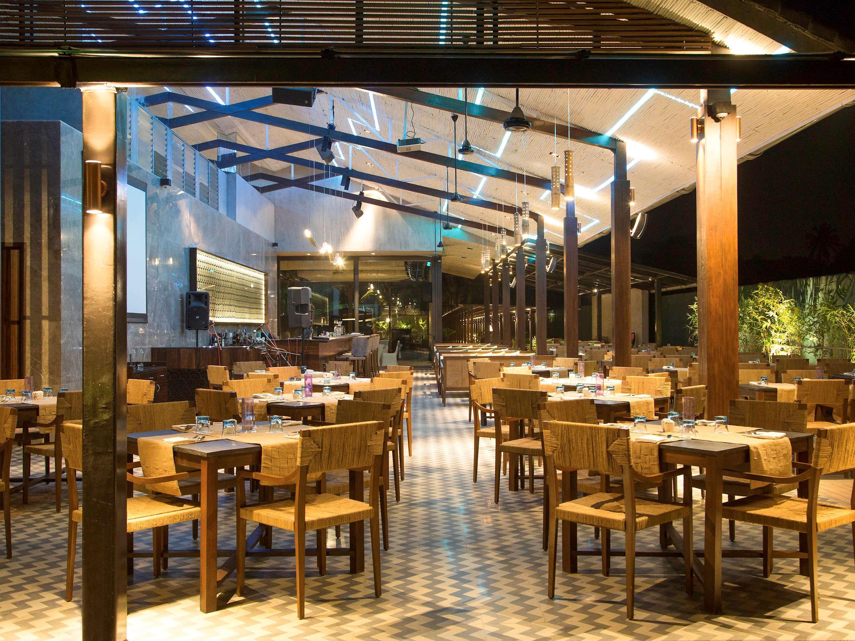 Novotel Goa Candolim Exterior photo The interior of the restaurant